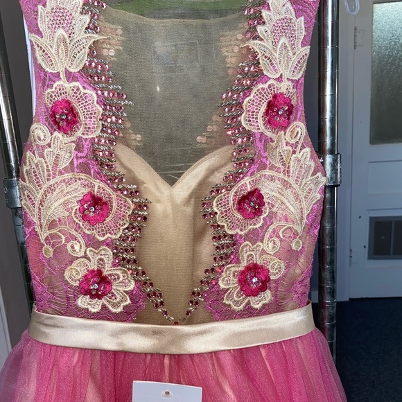 Pink cocktail - Picture 3 of 8